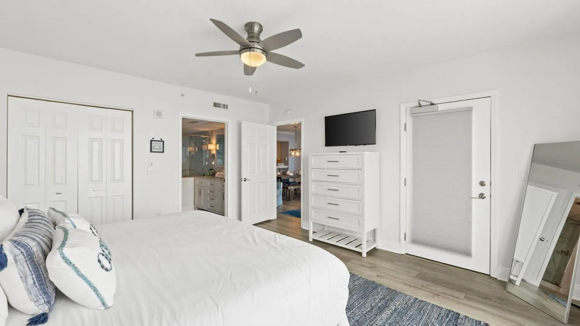 Emerald Beach #1736 By Book That Condo Panama City Beach Holiday home