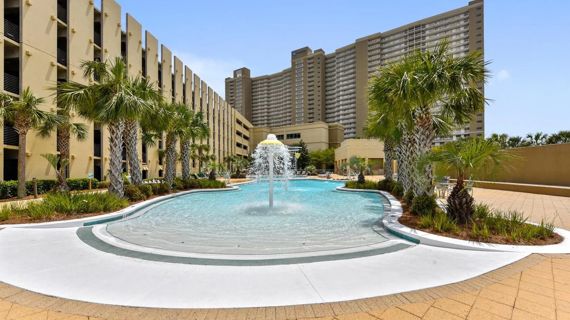 Holiday home Emerald Beach #1736 By Book That Condo Panama City Beach