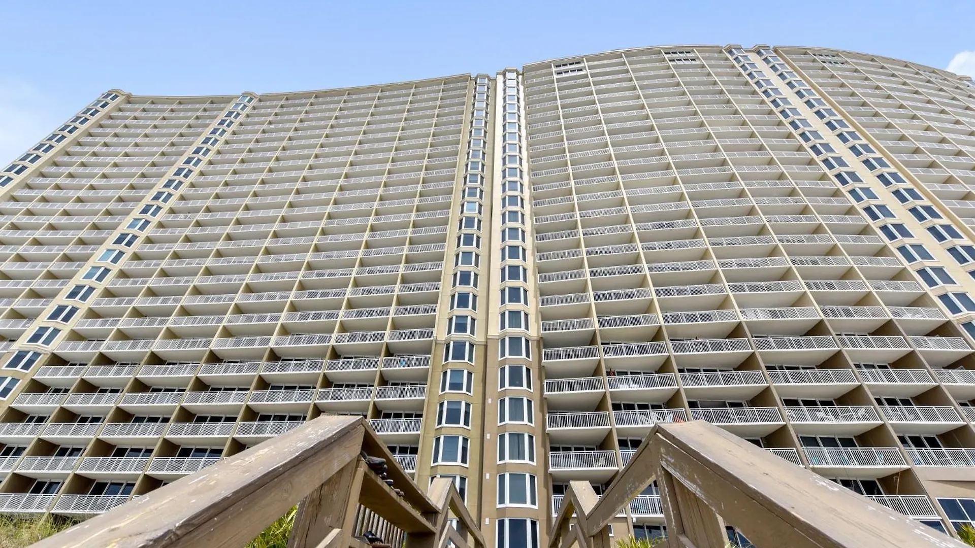 Holiday home Emerald Beach #1736 By Book That Condo Panama City Beach