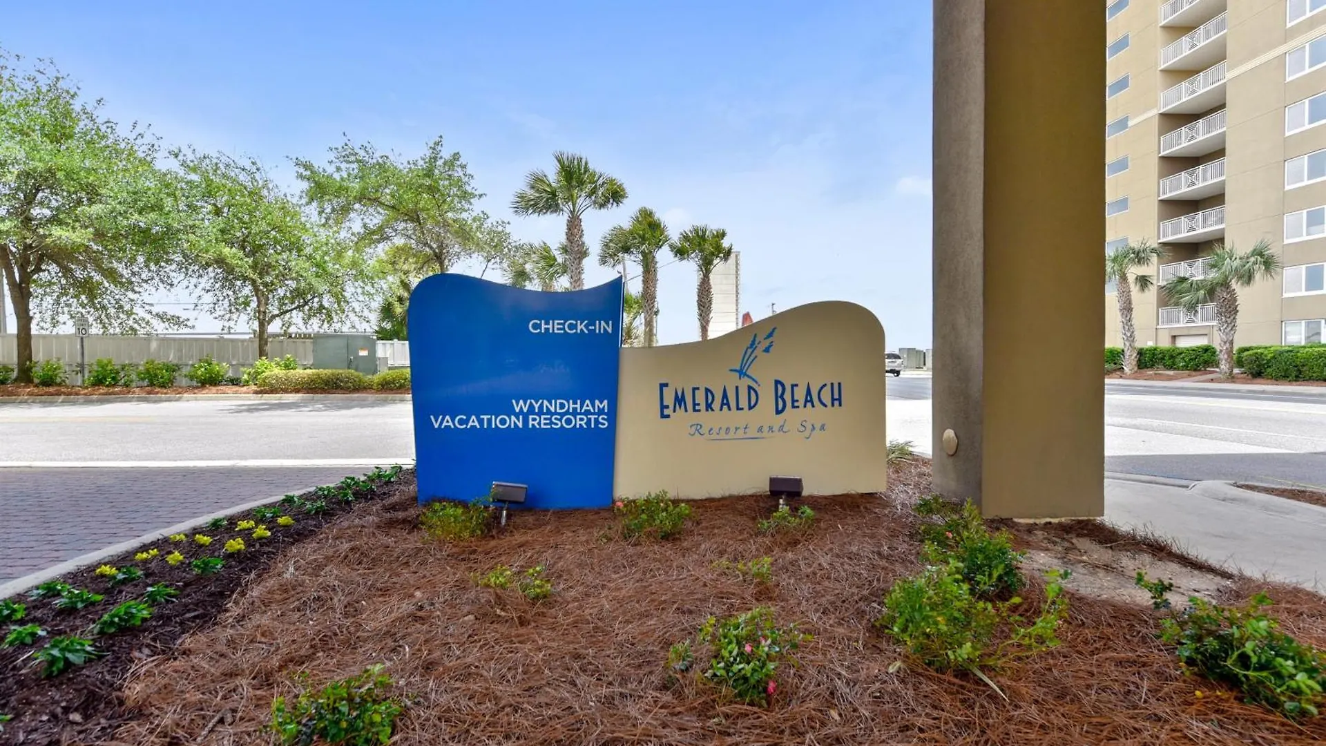Holiday home Emerald Beach #1736 By Book That Condo Panama City Beach
